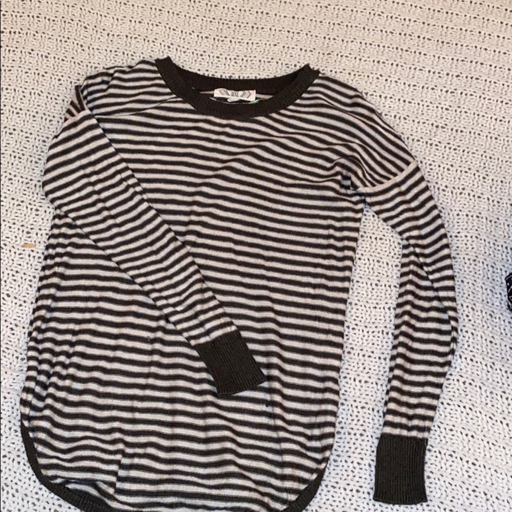 ❣️3 for $10❣️PINK ROSE Longsleeve Sweater